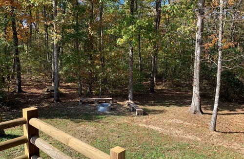 Monteagle Cabin | Calming Cabin: Peaceful | Country Chic | Hikes, Waterfalls, The Caverns Nearby