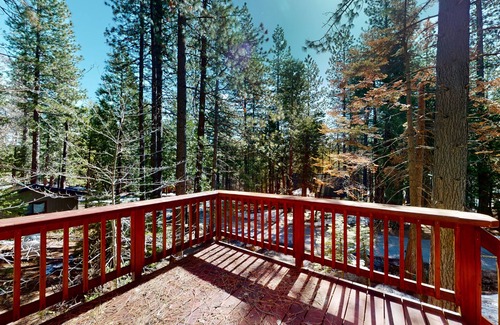Arnold Cabin | Calming, dog-friendly cabin in the woods with firepit, deck & board games