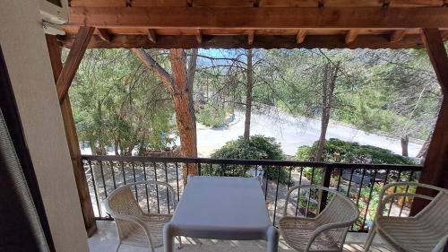 Vasa Koilaniou Apartment | Calming mountain view apartment near Kakopetria
