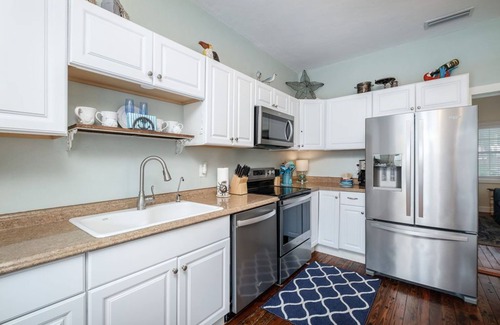 Cedar Key Cottage | Calypso Cottage- Waterfront, steps to downtown!