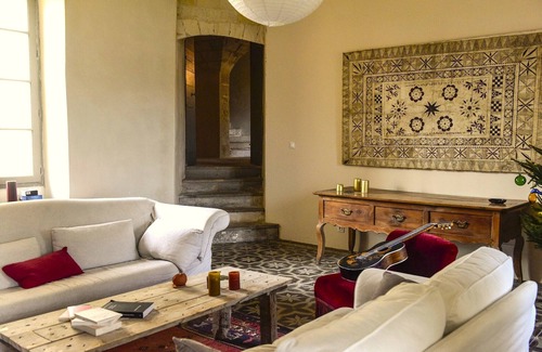 Saint-Gilles Apartment | Camargue farmhouse on the water's edge
