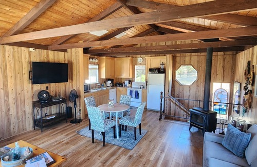 Lodge Hill House | Cambria Mountain View Retreat/King Bed/Firepit/EV Charger/Wi-Fi