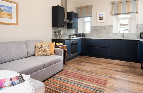 Berwick-upon-Tweed Apartment | Cambridge Cottage Number One - Sleeping 2 Guests in 1 Bedroom