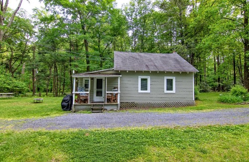 Tannersville House | Camelback cottage - on ONE ACRE & near local attractions