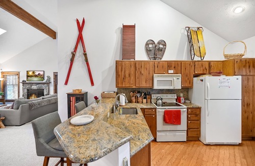 Tannersville House | Camelback Poconos Luxury - 4 Bedroom house, game room, on the mountain