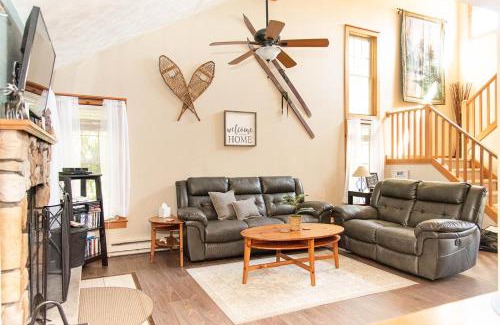 Tannersville House | Camelback Private Home located behind Waterpark & Ski Lift