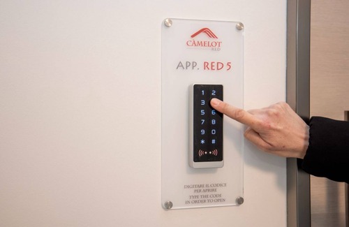 Borgo Roma Apartment | CAMELOT APARTMENT RED3