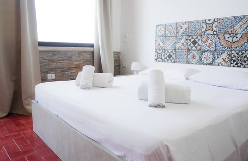 San Leonardo Bed & Breakfast | Camera Matrimoniale Vista Mare a due Passi Dalle Saline e Scuole Kitesurf