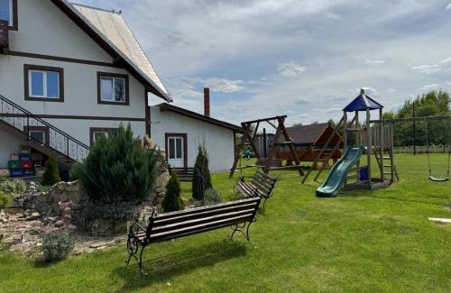 Arbore House | Camere de închiriat AnneMaryy