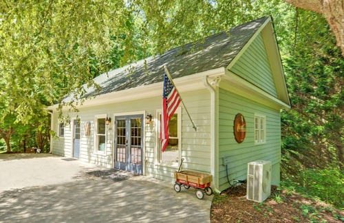 Helen House | Cameron House Retreat: Lake, wine & mountain paradise! 5 miles to Helen!