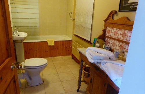 Oughterard Bed & Breakfast | Camillaun Lodge with Lough Corrib Boat Hire