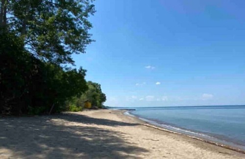 Plympton-Wyoming Cottage | Camlachie Beach House - Steps to the Beach