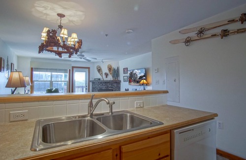 Snowshoe House | Camp 4 #2: 2 Bedrooms, 2.5 Baths: Slope Side, Gas Fireplace.