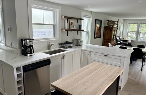 Plymouth House | Camp Amherst: Ski and Lakeside Retreat. Killington/Okemo, Firepit, private dock!