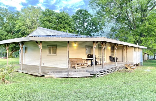 Geneva Cabin | CAMP BY PENDLETON BRIDGE, TOLEDO BEND LAKE AND TEXAS SRA PARK AND BOAT LAUNCH