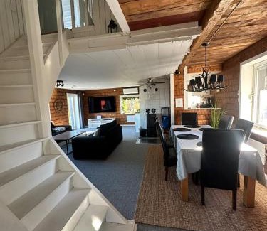 Jukkasjarvi House | Camp Caroli Villa Aurora