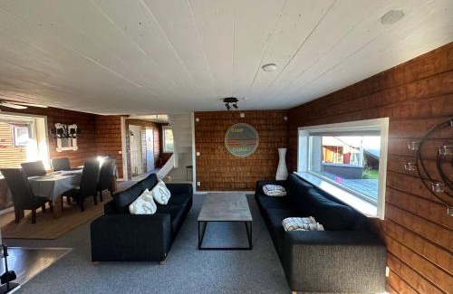 Jukkasjarvi House | Camp Caroli Villa Aurora