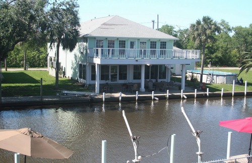 Barataria Apartment | Camp Gator #2