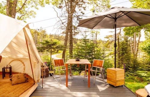 Vinalhaven House | Camp In Nature with a Bit of Style on Vinalhaven Island, Maine