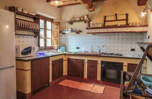 Capannori House | Campanaro, villa with private pool and WiFi.
