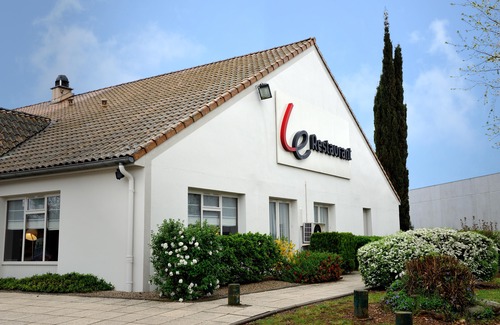 Saint-Laurent-de-Mure Hotel | Campanile Lyon Est Aéroport Saint Exupery