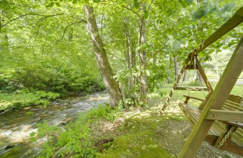 Maggie Valley House | Campbell Retreat in Maggie Valley with Deck!