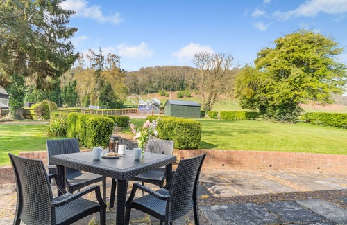 Shelsley Walsh House | Campbell - Two Bedroom House, Sleeps 4