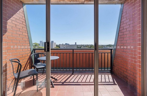 Newtown Apartment | Camperdown Cozy Corner 10