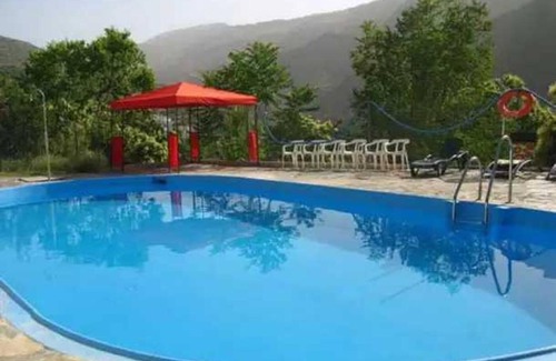 Trevelez House | Camping 2 étoiles - Piscine - eec00i