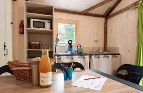 Bar-sur-Aube House | Camping 2 étoiles - Piscine - eeceae