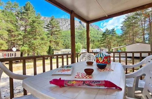 Saint-Auban House | Camping 2 étoiles - Piscine - ccbaehh