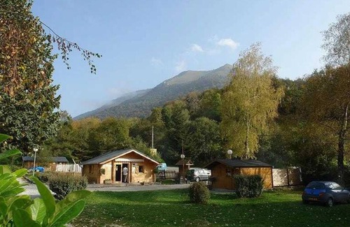 Louvie Juzon House | Camping 3 étoiles - Piscine - ccbaddg