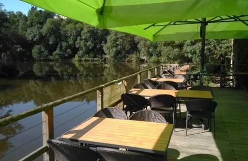 Argenton-Chateau House | Camping 3 étoiles - Piscine - ccbahi0