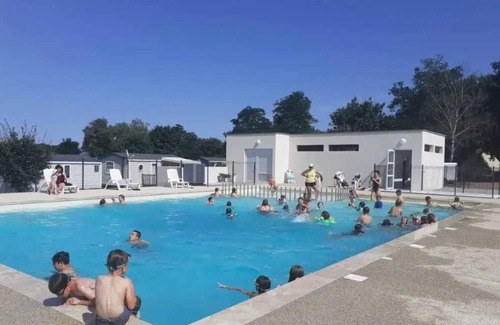 Argenton-Chateau House | Camping 3 étoiles - Piscine - ccbahic