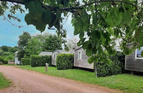 Argenton-Chateau House | Camping 3 étoiles - Piscine - ccbahid