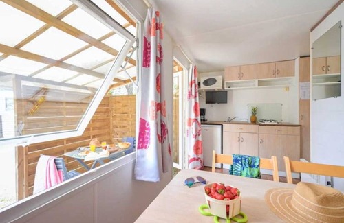 Castries House | Camping 3 étoiles - Piscine - ccbbgif