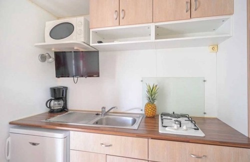 Castries House | Camping 3 étoiles - Piscine - ccbbgif