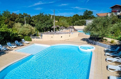 Castries House | Camping 3 étoiles - Piscine - ccbbgii