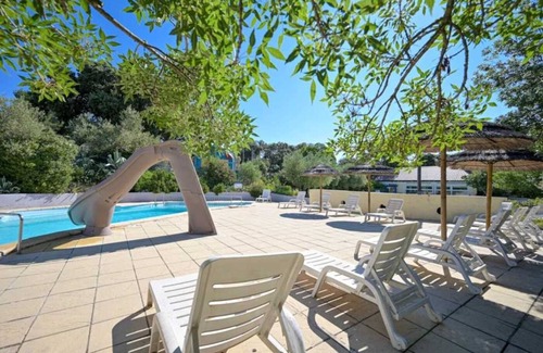 Castries House | Camping 3 étoiles - Piscine - ccbbgii