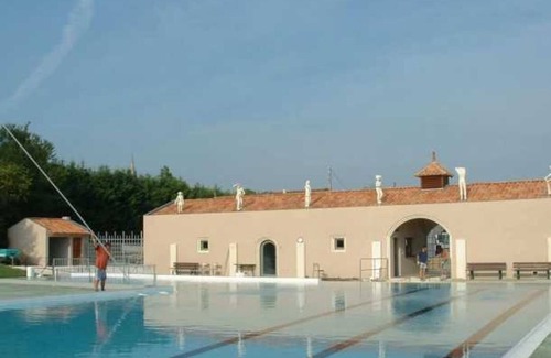 Verteillac House | Camping 3 étoiles - Piscine - eeefba