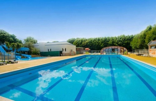 Saint-Yvi House | Camping 3 étoiles - Piscine - efcag0