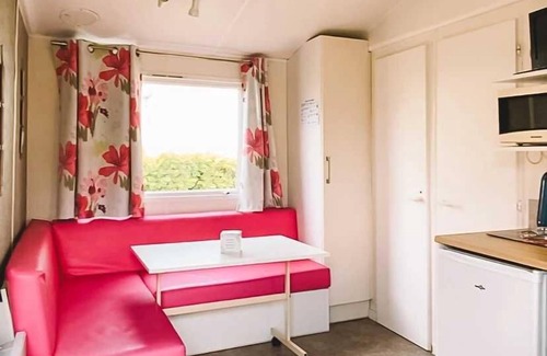 Surgeres House | Camping 3 étoiles - Piscine - ccbbbdi