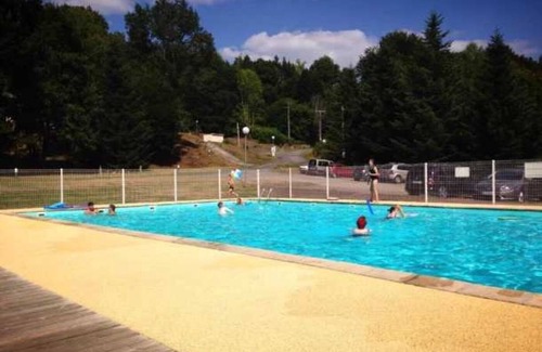 Correze House | Camping 3 étoiles - Piscine - eehihh