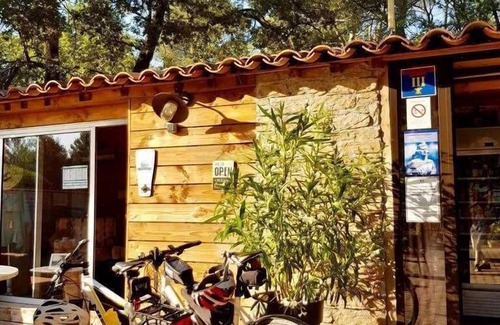 Peynier House | Camping 3 étoiles - Piscine - ccbbhgg