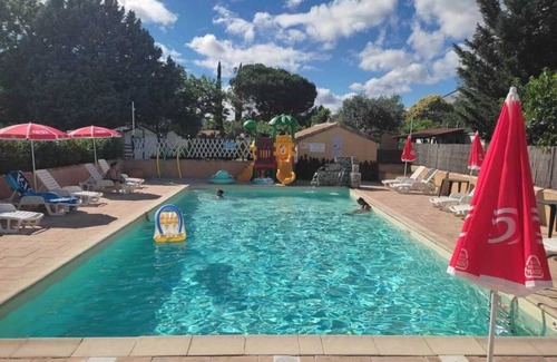 Massillargues-Attuech House | Camping 3 étoiles - Piscine - eehiig