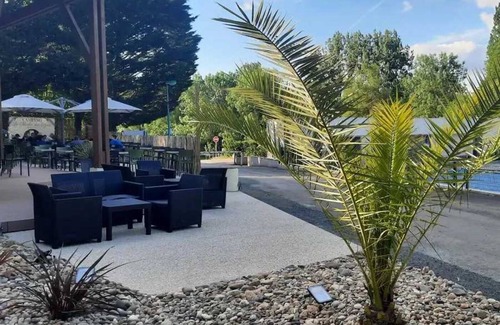 Secondigny House | Camping 4 étoiles - Piscine - ccbahhe