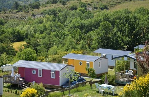 Rosans House | Camping 4 étoiles - Piscine - ccbacgb