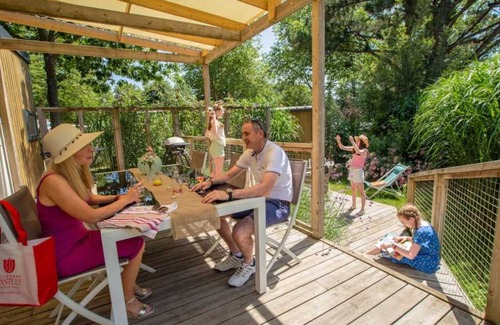 Saint-Julien-des-Landes House | Camping 5 étoiles - Piscine - ccbbdii