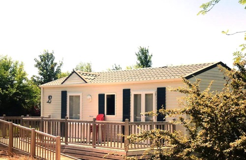 Loudeac House | Camping Aquarev* - COTTAGE LOUISIANE (PRM) - 2 Bedrooms 4 people