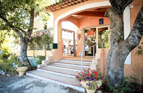 Banon House | Camping Flower l'Epi Bleu* - Mobile Home Rapid Home 3 rooms 4 people Without sanitary facilities